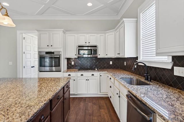64 DOUBLE OAK Avenue, Pike Road, AL 36064