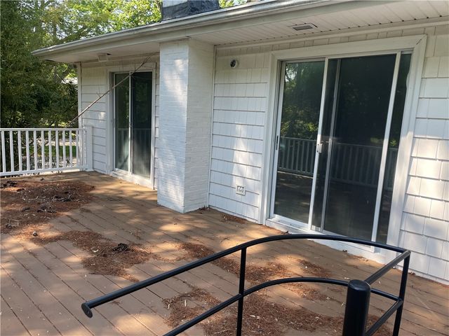 28 Hill Top Drive, Warwick, RI 02818