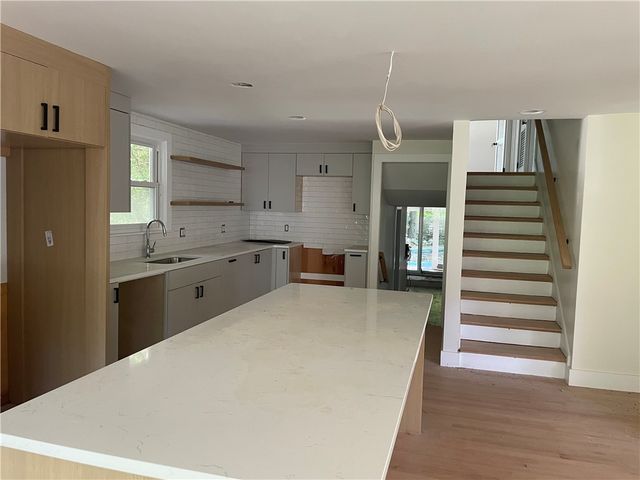 28 Hill Top Drive, Warwick, RI 02818