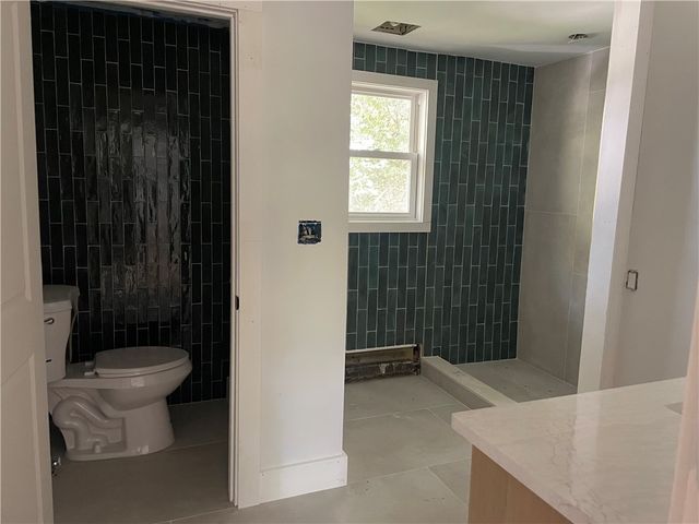 28 Hill Top Drive, Warwick, RI 02818