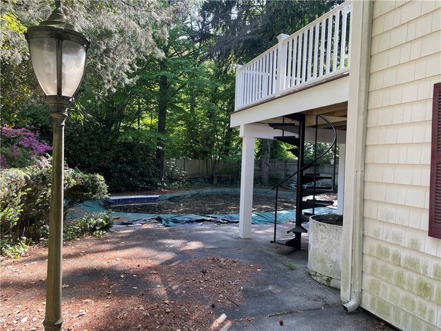 28 Hill Top Drive, Warwick, RI 02818