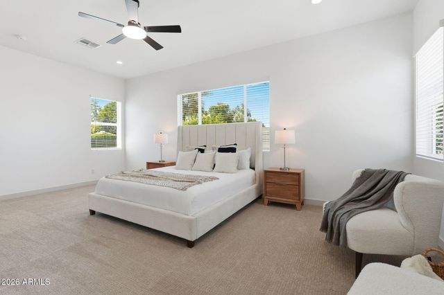 4646 E VERNON Avenue, Phoenix, AZ 85008