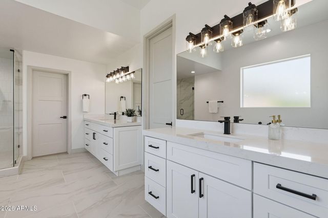 4646 E VERNON Avenue, Phoenix, AZ 85008
