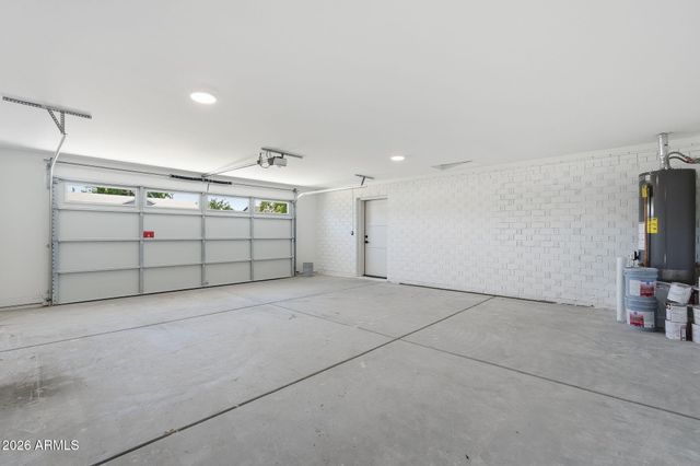 4646 E VERNON Avenue, Phoenix, AZ 85008