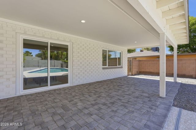 4646 E VERNON Avenue, Phoenix, AZ 85008