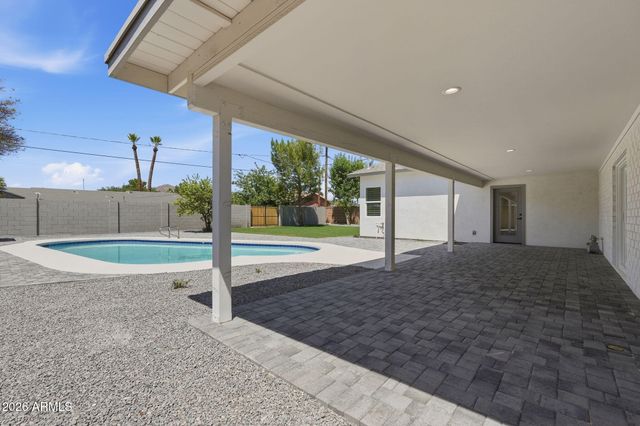 4646 E VERNON Avenue, Phoenix, AZ 85008