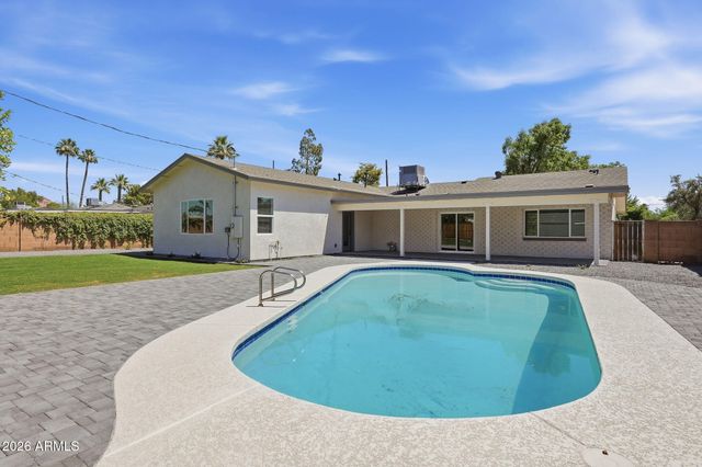4646 E VERNON Avenue, Phoenix, AZ 85008