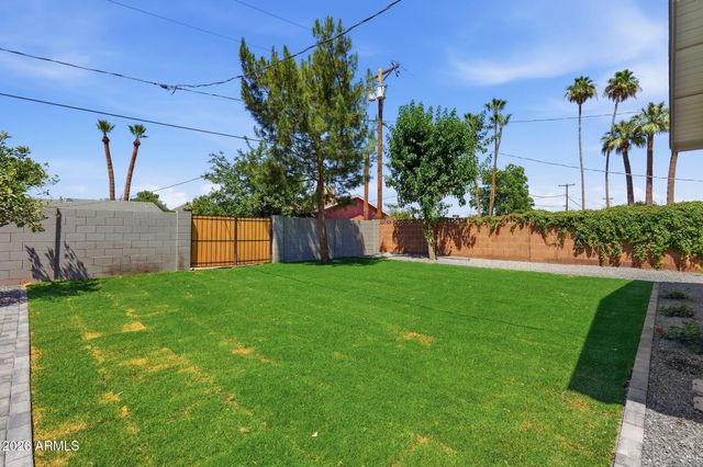4646 E VERNON Avenue, Phoenix, AZ 85008