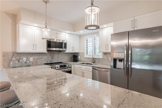 746 Eagle Creek DR W 104, Naples, FL 34113