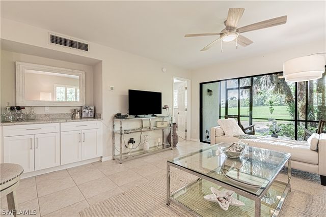 746 Eagle Creek DR W 104, Naples, FL 34113