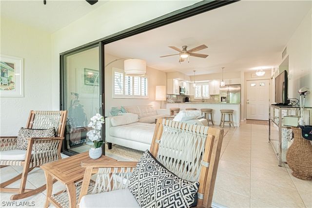 746 Eagle Creek DR W 104, Naples, FL 34113