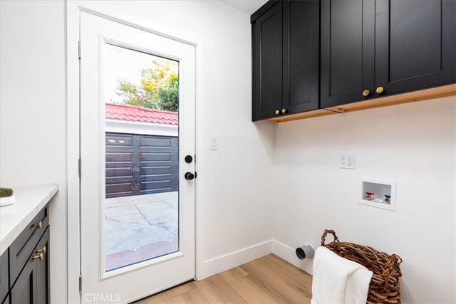 312 N Bronson Avenue, Los Angeles, CA 90004