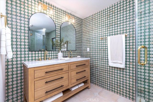 312 N Bronson Avenue, Los Angeles, CA 90004