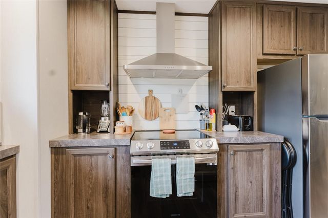 400 Saint Johns RD, Dale, TX 78616