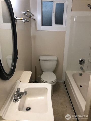 2221 15th Avenue SE, Olympia, WA 98501