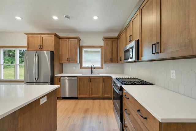3152 EAST RIVER DRIVE, Green Bay, WI 54301
