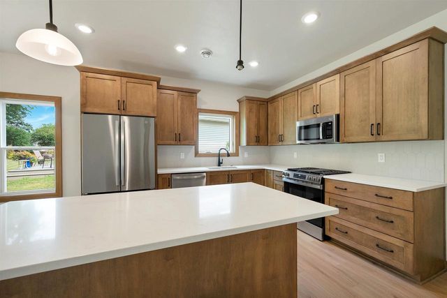 3152 EAST RIVER DRIVE, Green Bay, WI 54301