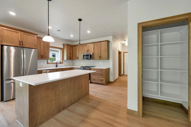 3152 EAST RIVER DRIVE, Green Bay, WI 54301