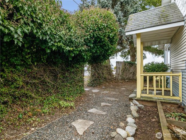 2125 4th Street, Port Townsend, WA 98368