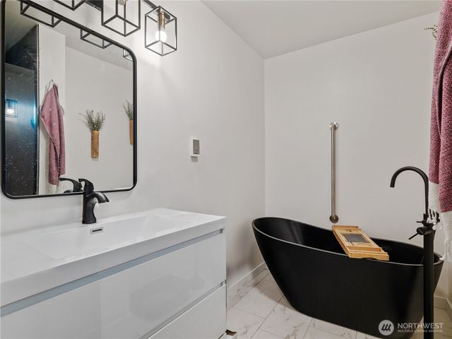 2125 4th Street, Port Townsend, WA 98368