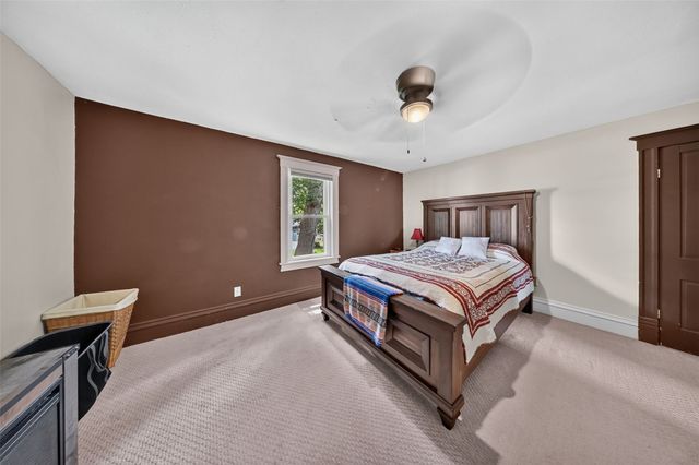 2235 Sugar Bottom Road NE, Solon, IA 52333