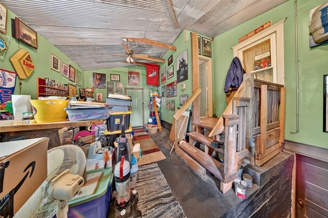 2235 Sugar Bottom Road NE, Solon, IA 52333