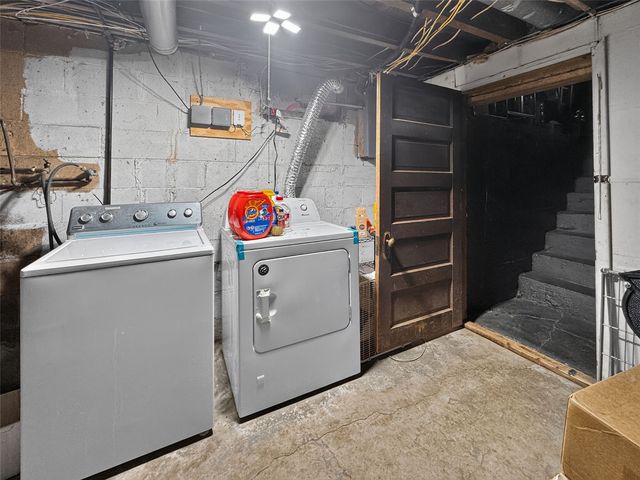 2235 Sugar Bottom Road NE, Solon, IA 52333