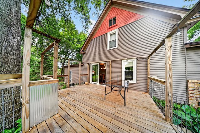 2235 Sugar Bottom Road NE, Solon, IA 52333