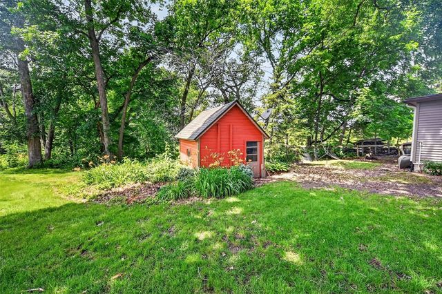 2235 Sugar Bottom Road NE, Solon, IA 52333
