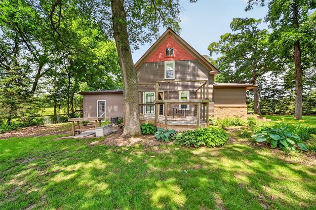2235 Sugar Bottom Road NE, Solon, IA 52333
