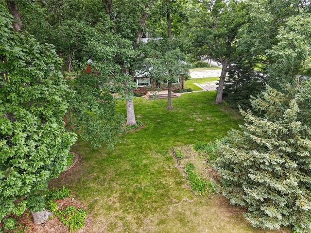 2235 Sugar Bottom Road NE, Solon, IA 52333