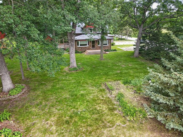 2235 Sugar Bottom Road NE, Solon, IA 52333