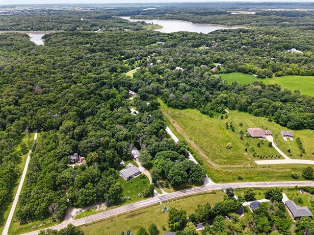 2235 Sugar Bottom Road NE, Solon, IA 52333