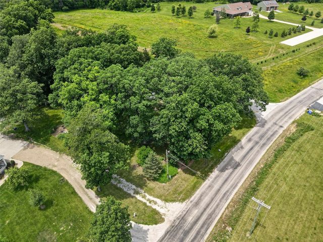 2235 Sugar Bottom Road NE, Solon, IA 52333