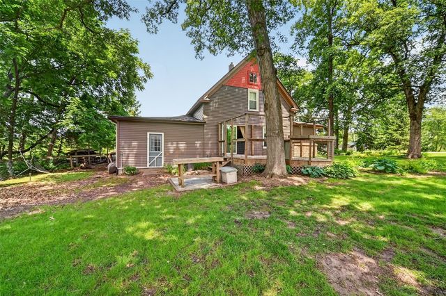 2235 Sugar Bottom Road NE, Solon, IA 52333