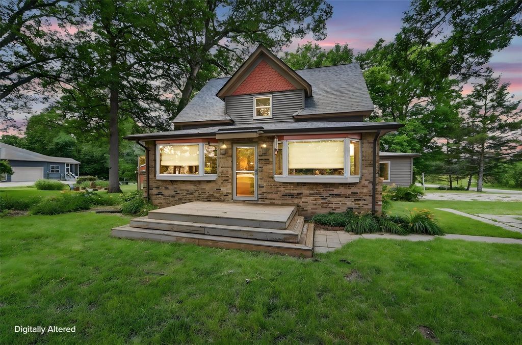 2235 Sugar Bottom Road NE, Solon, IA 52333