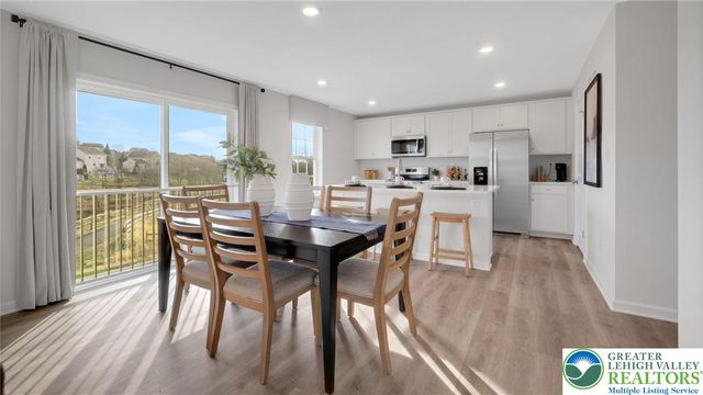 226 Winding Road, Forks Twp, PA 18040