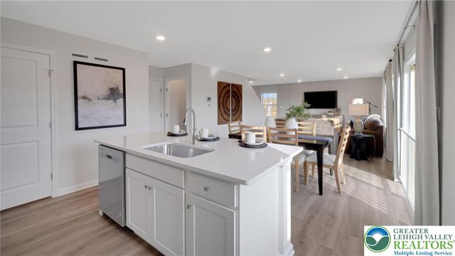 226 Winding Road, Forks Twp, PA 18040