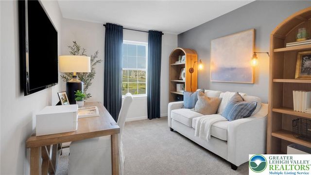 226 Winding Road, Forks Twp, PA 18040