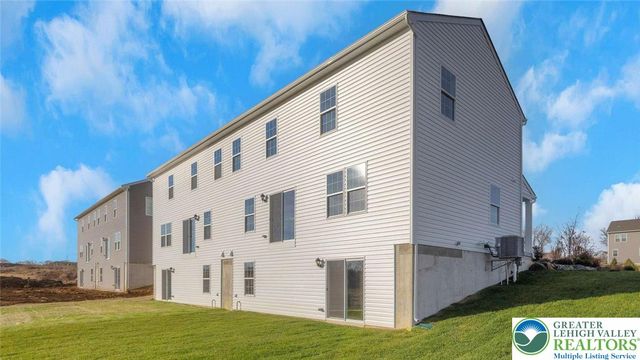 226 Winding Road, Forks Twp, PA 18040