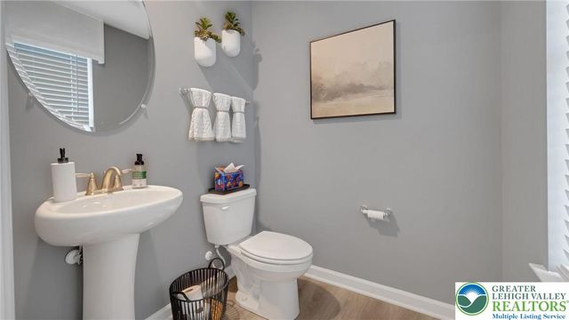 226 Winding Road, Forks Twp, PA 18040