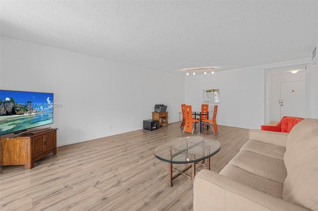 500 NE 12th Ave 407, Hallandale Beach, FL 33009