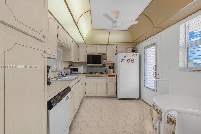 500 NE 12th Ave 407, Hallandale Beach, FL 33009