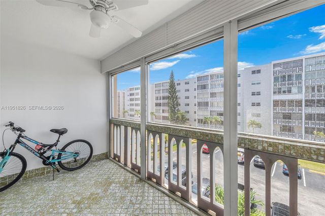 500 NE 12th Ave 407, Hallandale Beach, FL 33009