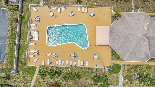 500 NE 12th Ave 407, Hallandale Beach, FL 33009