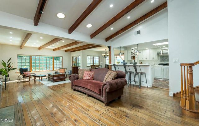 11395 Oro Vista Avenue, Sunland, CA 91040