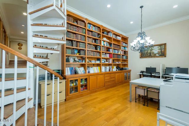 11395 Oro Vista Avenue, Sunland, CA 91040