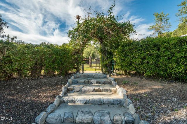 11395 Oro Vista Avenue, Sunland, CA 91040