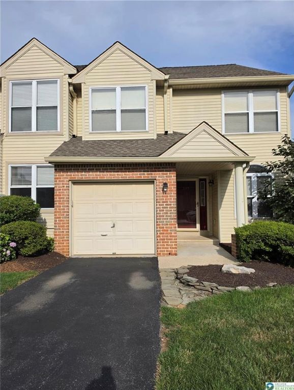 325 Oxford Place 325, Macungie Boro, PA 18062