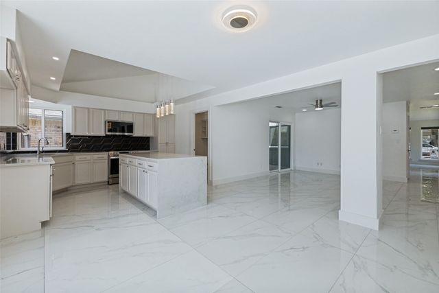 201 Rainbow Circle, Rockwall, TX 75032